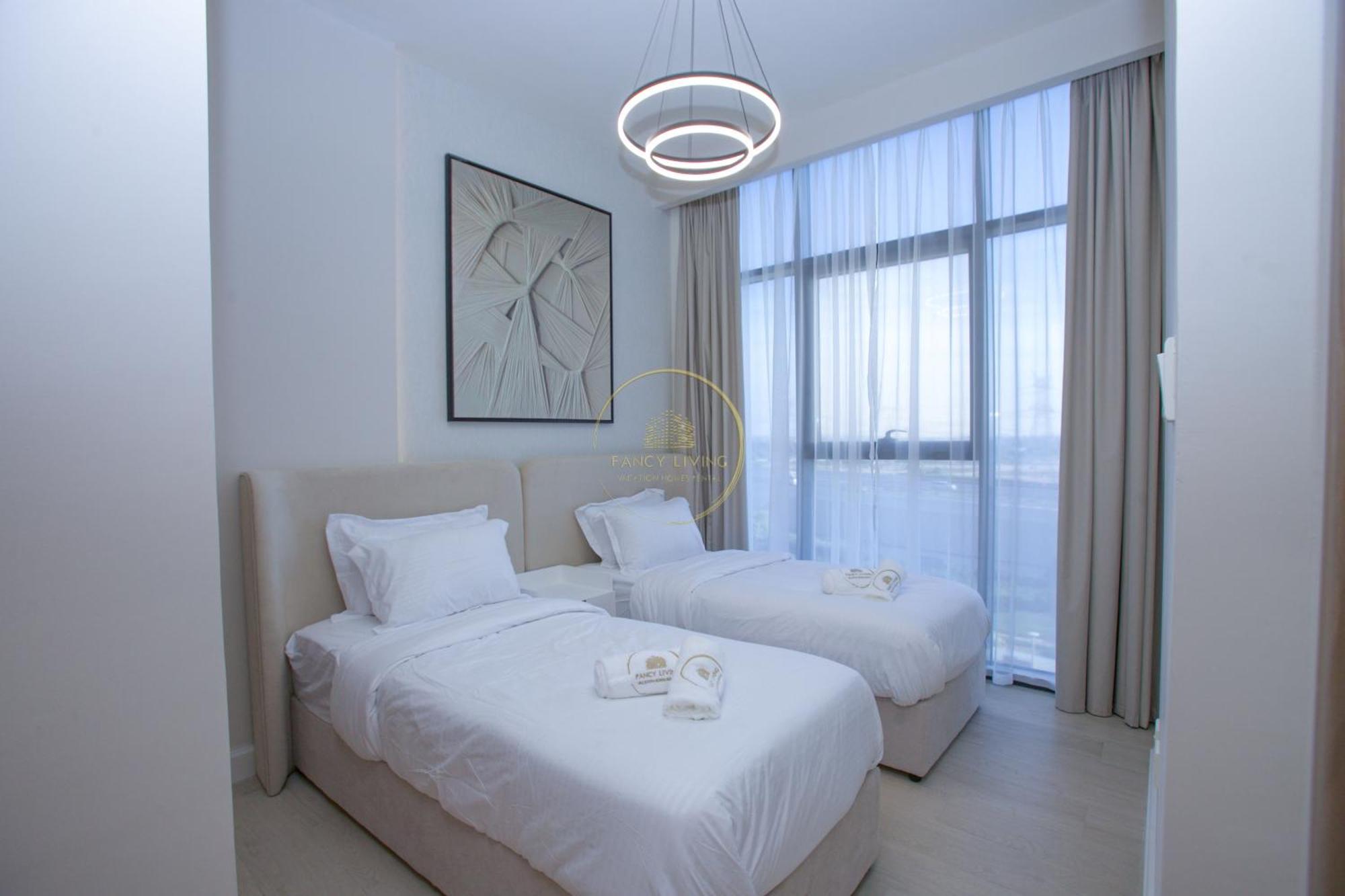 Standard 2Bhk Located In Azizi Riviera 46 Dubai Dış mekan fotoğraf